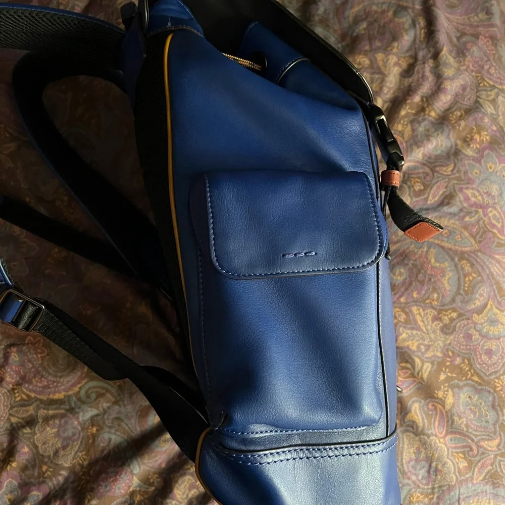 Coach Rivington Backpack - Picture 4 of 10